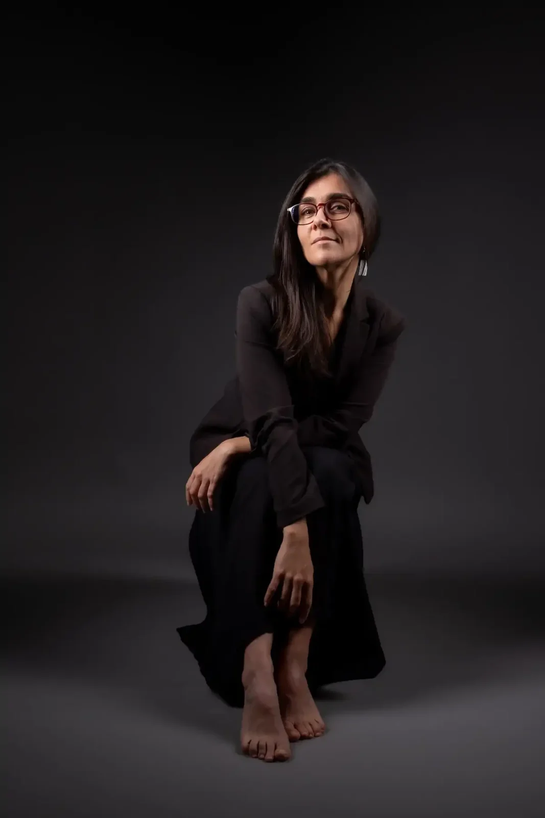 retrato da fotógrafa helena tomas a sorrir