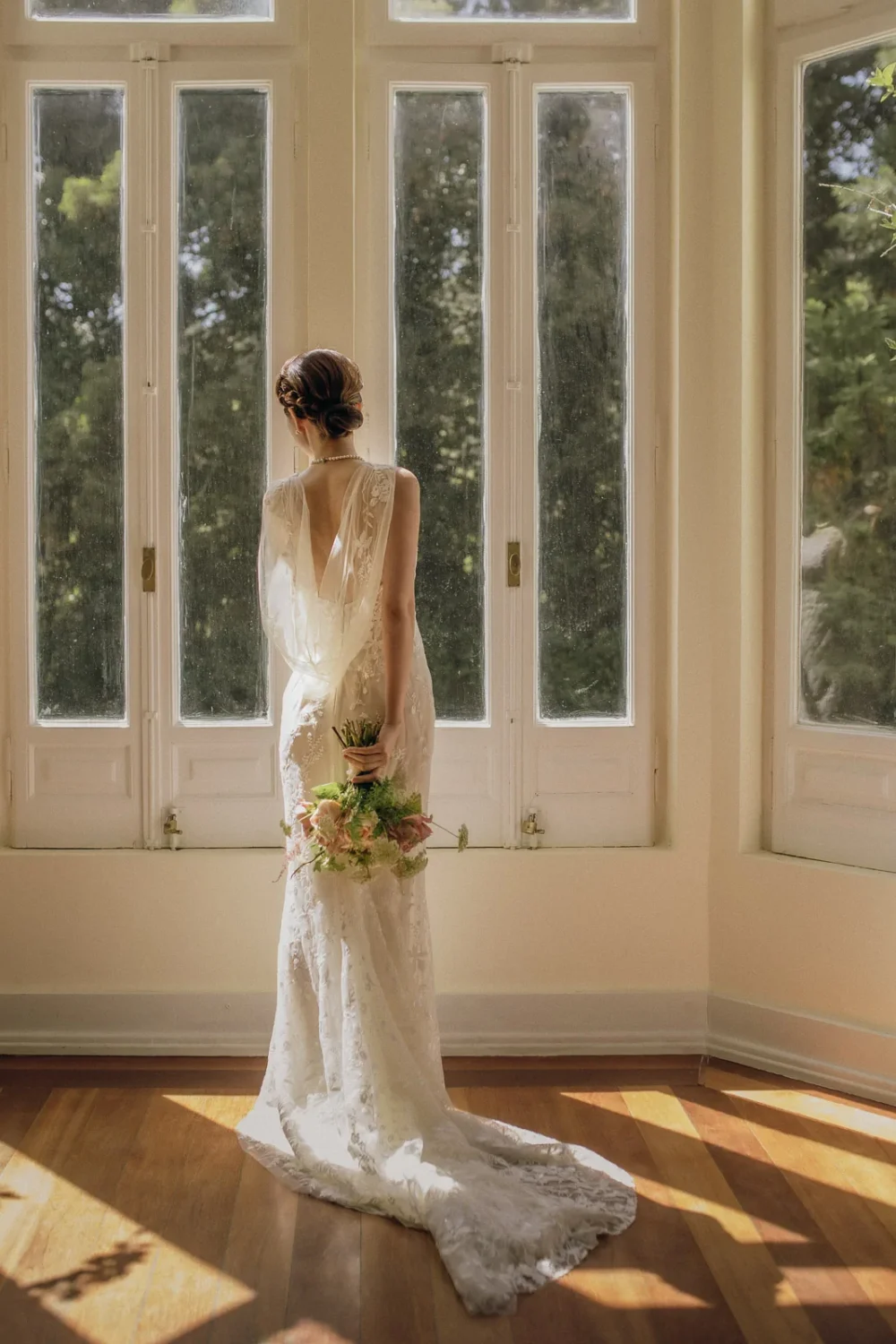 noiva em vestido sereia em Camelia Gardens